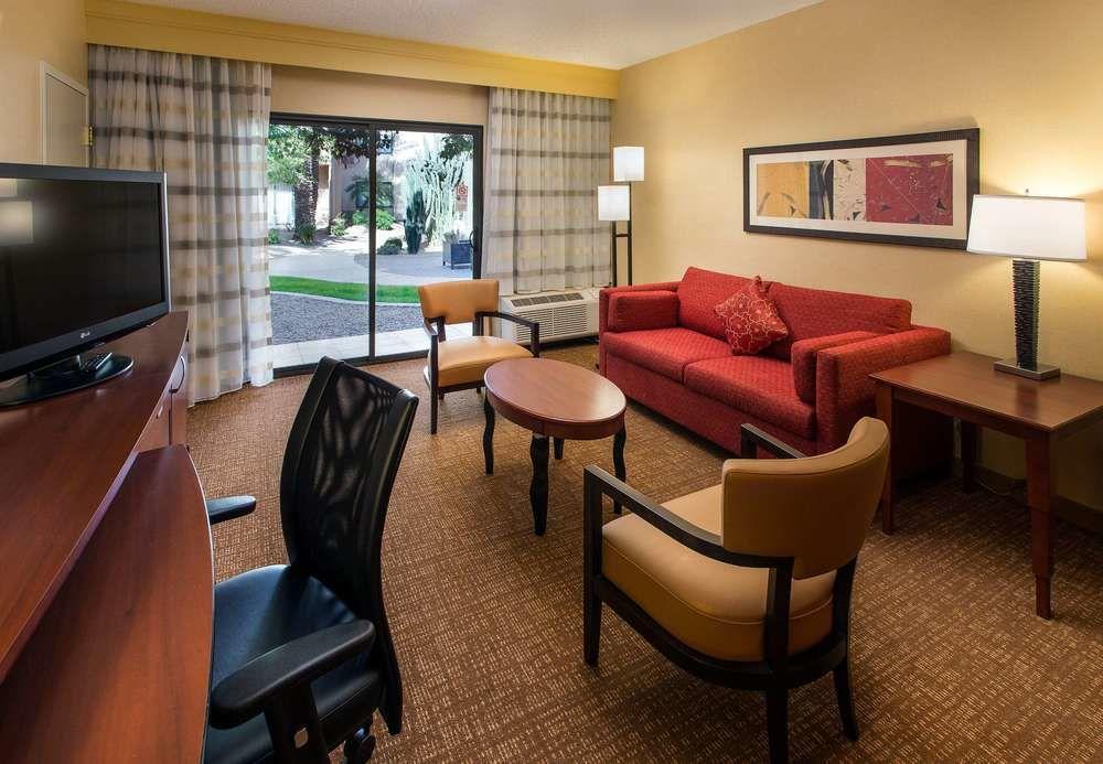 Courtyard By Marriott Phoenix Меса Экстерьер фото