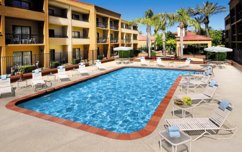 Courtyard By Marriott Phoenix Меса Экстерьер фото