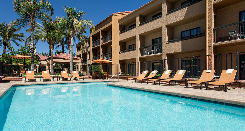 Courtyard By Marriott Phoenix Меса Экстерьер фото